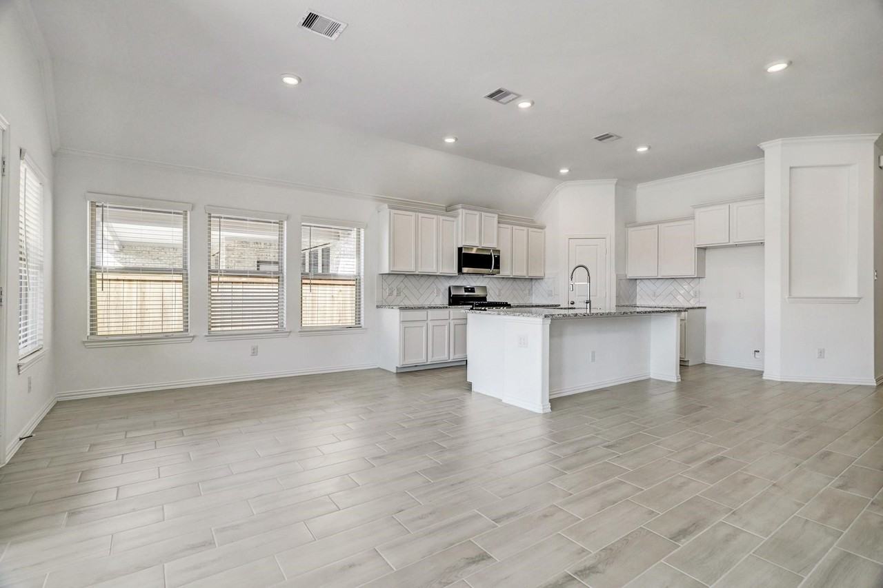 21015 Morning Nectar Lane #21015 - Photo 3 of 34