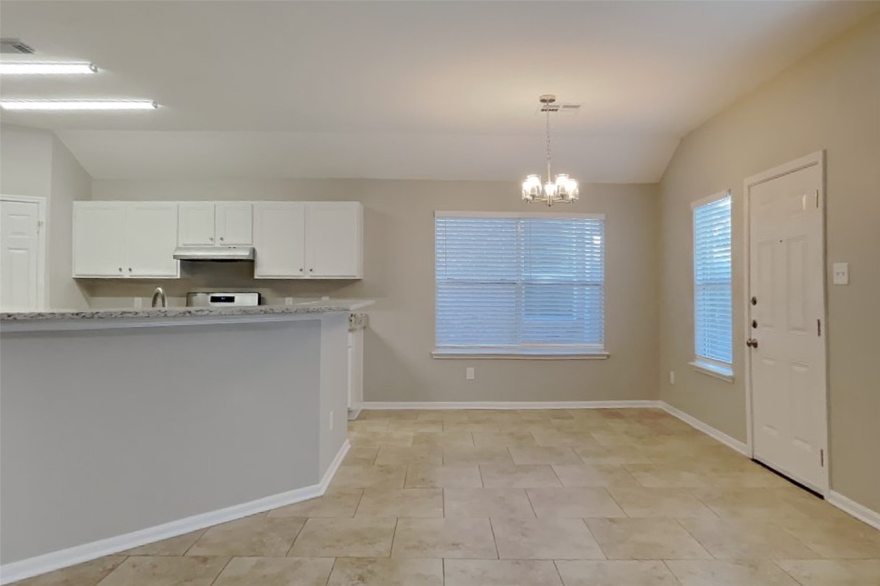 16519 Cypress Thicket Dr #16519 - Photo 5 of 20