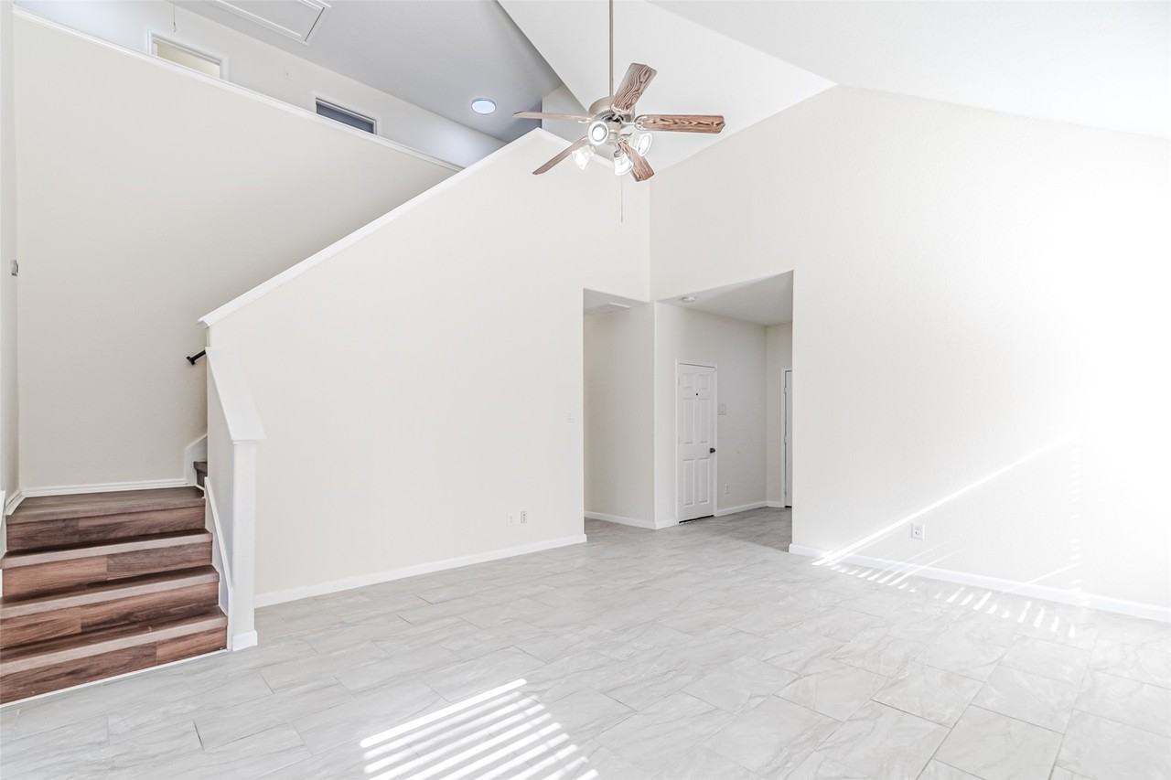 18111 Hillock Glen Lane #18111 - Photo 4 of 42