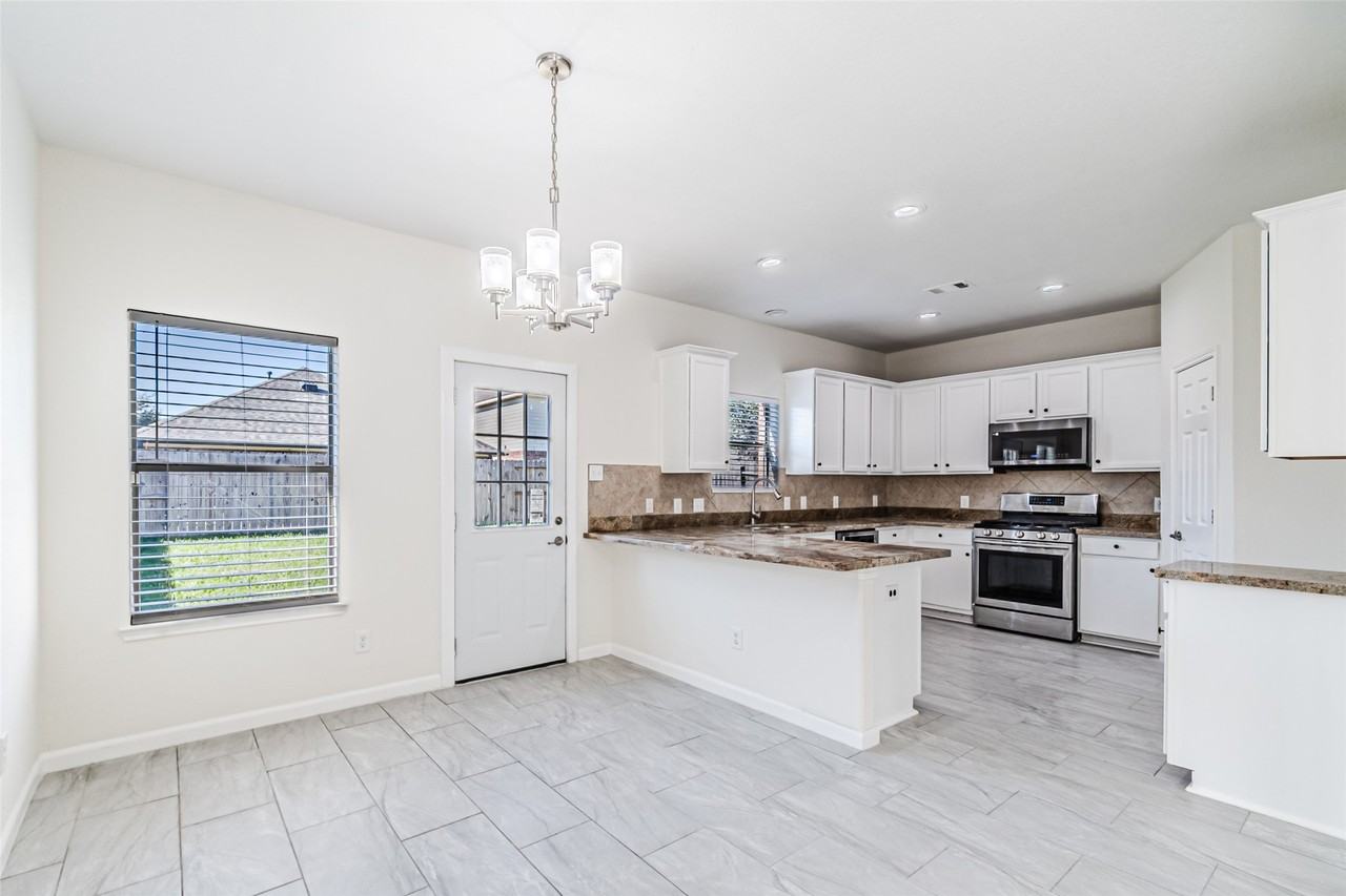 18111 Hillock Glen Lane #18111 - Photo 7 of 42