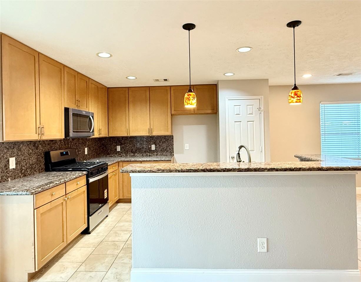 16026 Arapaho Bend Lane #16026 - Photo 2 of 22