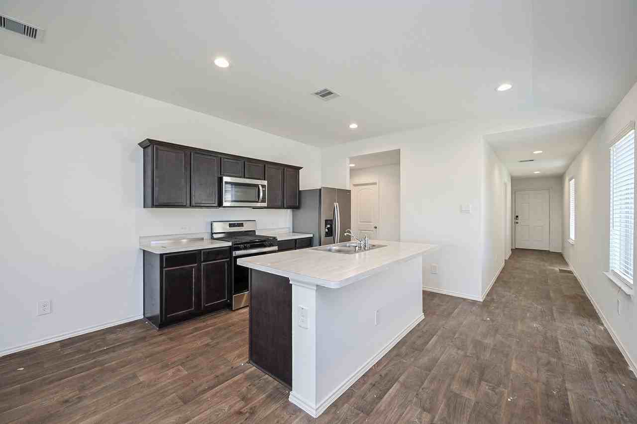 2342 Spruce Cliff Ln #2342 - Photo 7 of 32