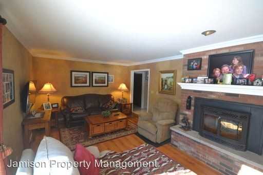 2911 Parkview Dr - Photo 3 of 7