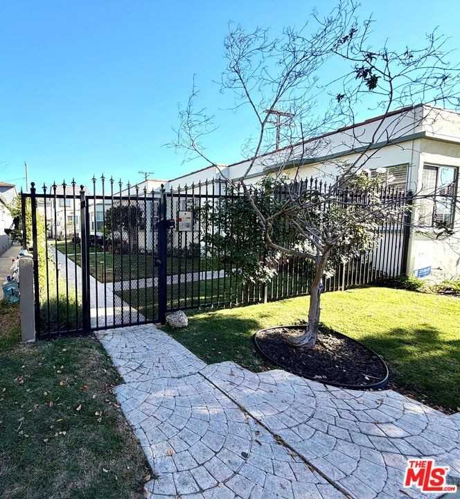 2517 20th Street #2517C - Photo 4 of 15