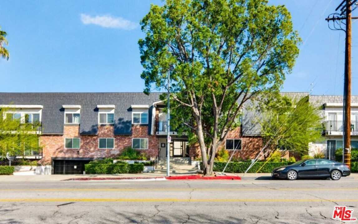 5252 Coldwater Canyon Ave #5252-111 - Photo 6 of 19