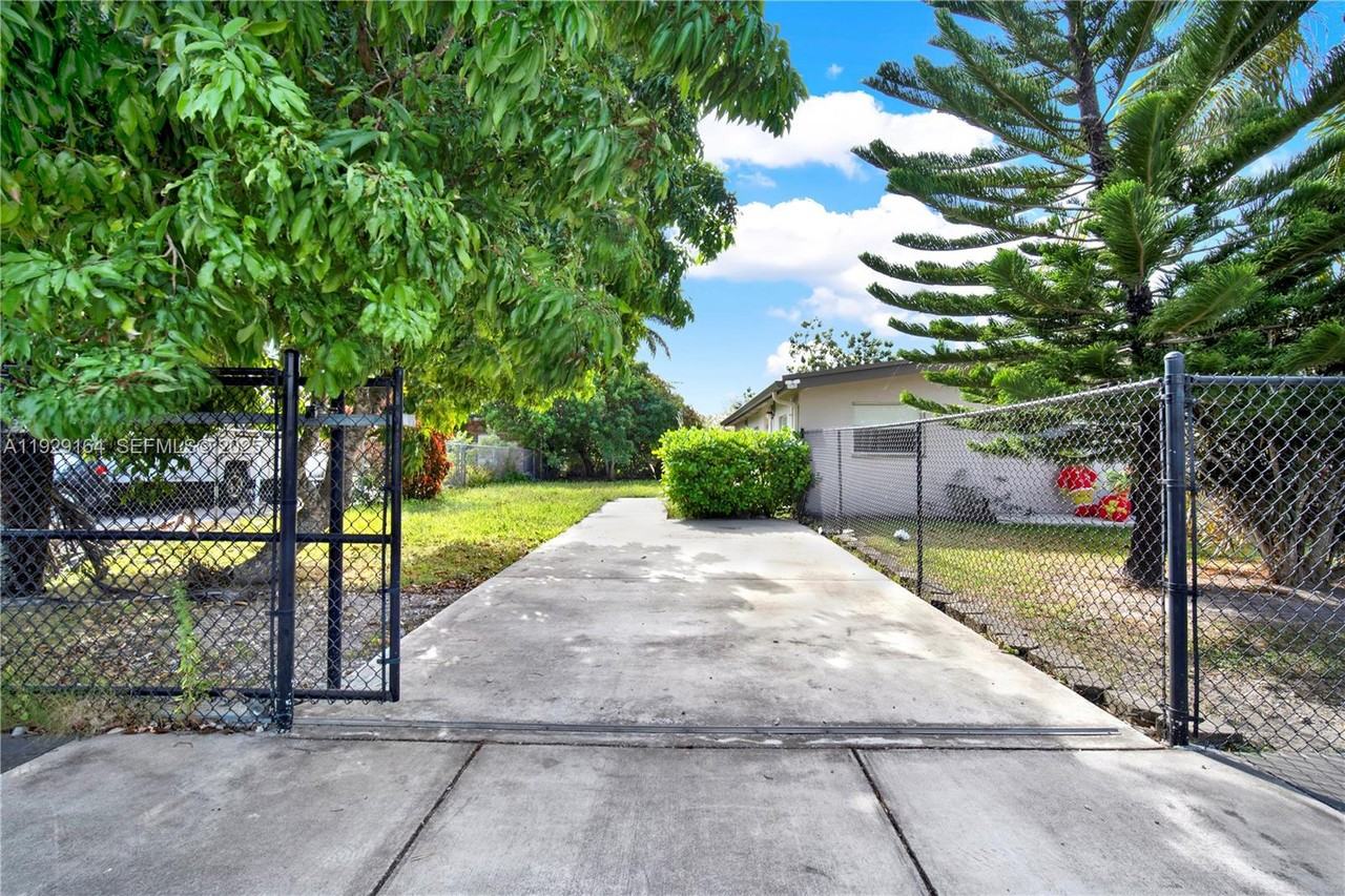 14310 Sw 271st Ter #14310 - Photo 3 of 13