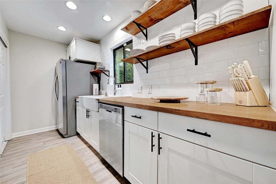 2511 Friar Tuck Ln #2511 - Photo 3 of 21