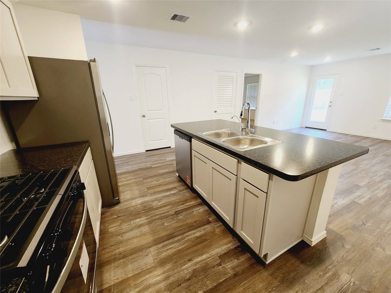 6043 Canyon Dawn Drive #6043 - Photo 7 of 31