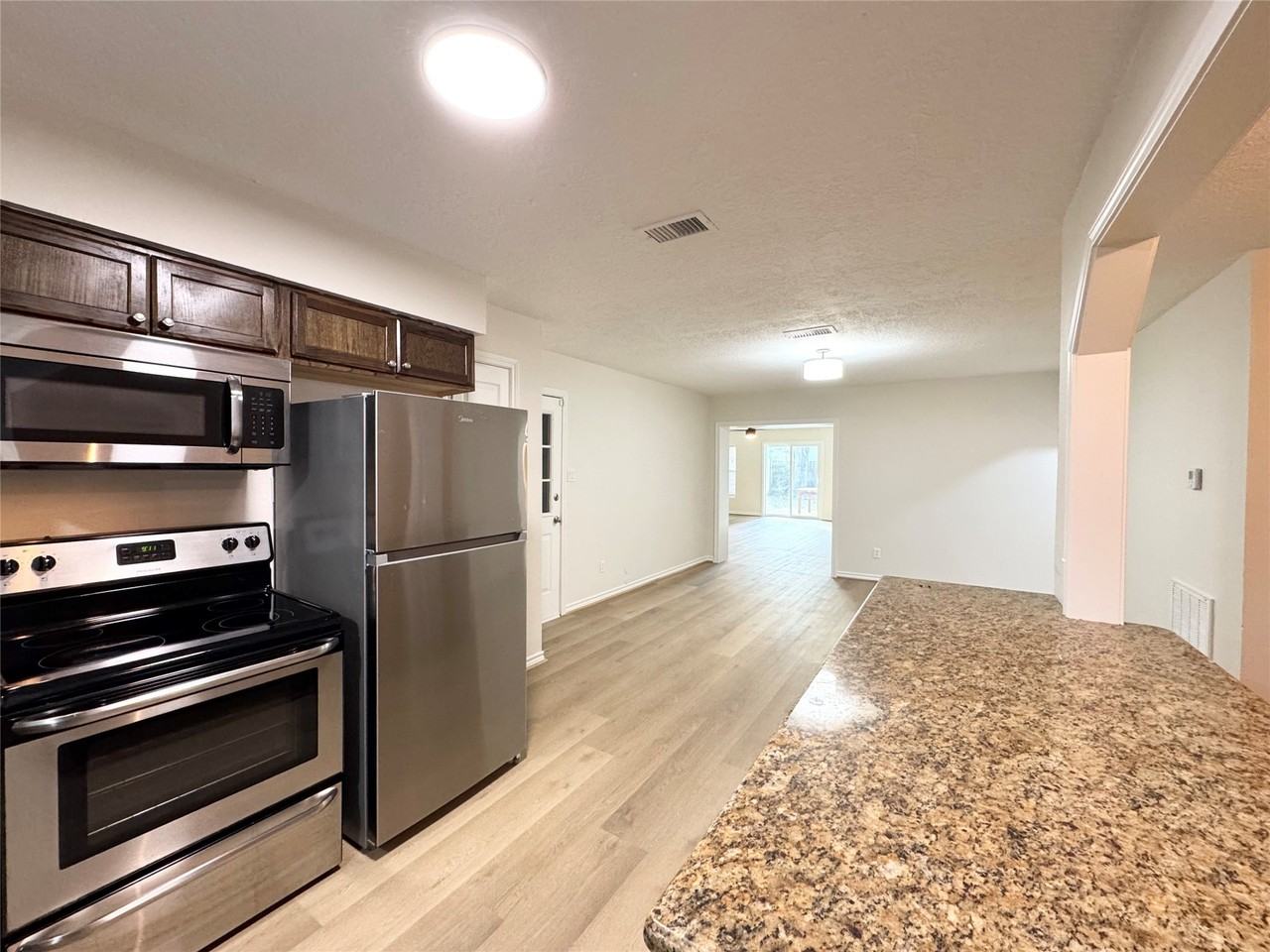 2423 20th Avenue North #2423 - Photo 2 of 23