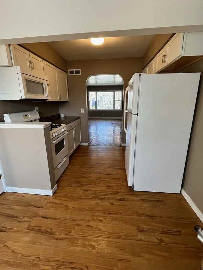 217 West Cass Street #2W - Photo 2 of 7