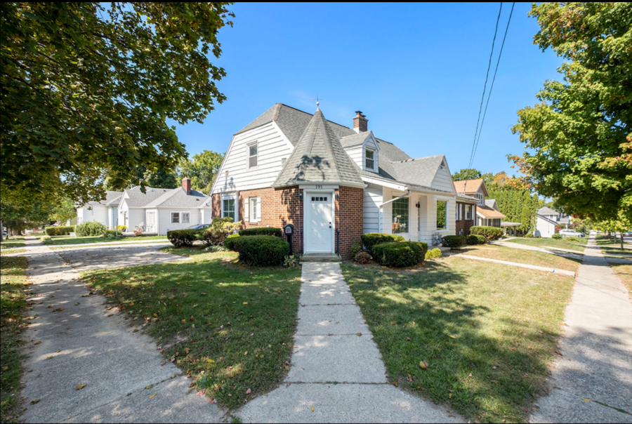 191 E Division St #191 - Photo 2 of 17