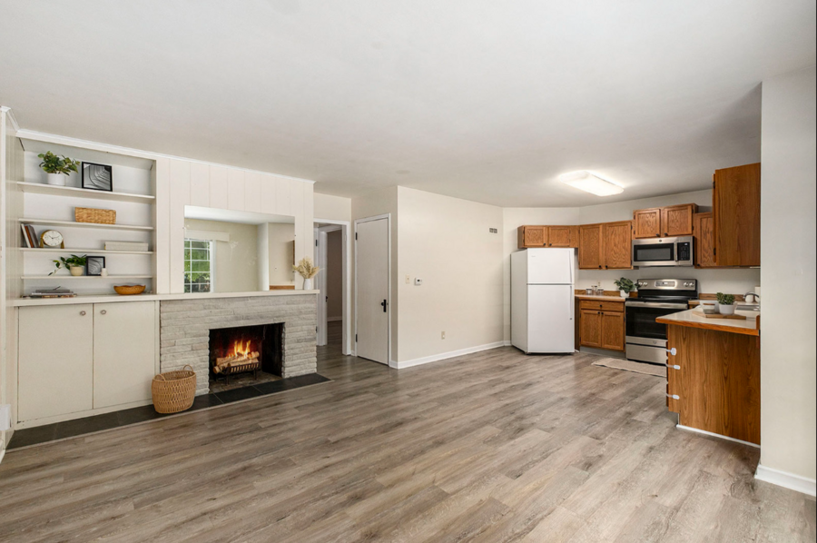 191 E Division St #191 - Photo 4 of 17