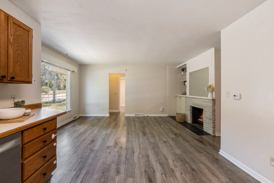 191 E Division St #191 - Photo 7 of 17