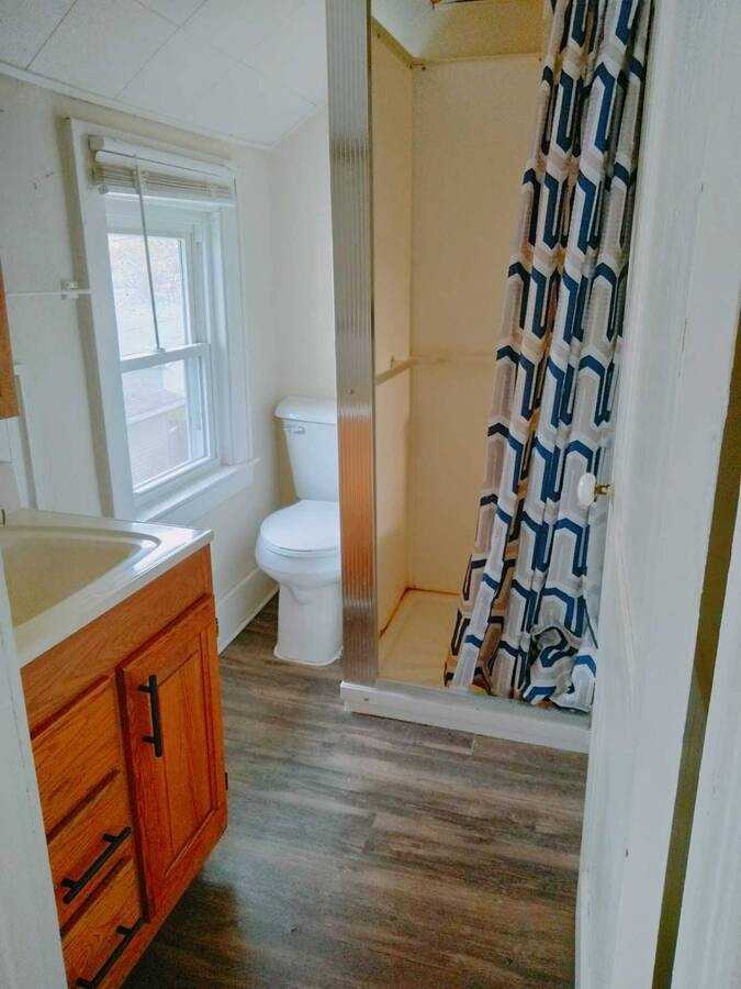 305 East Grove Street #4 - Photo 3 of 6