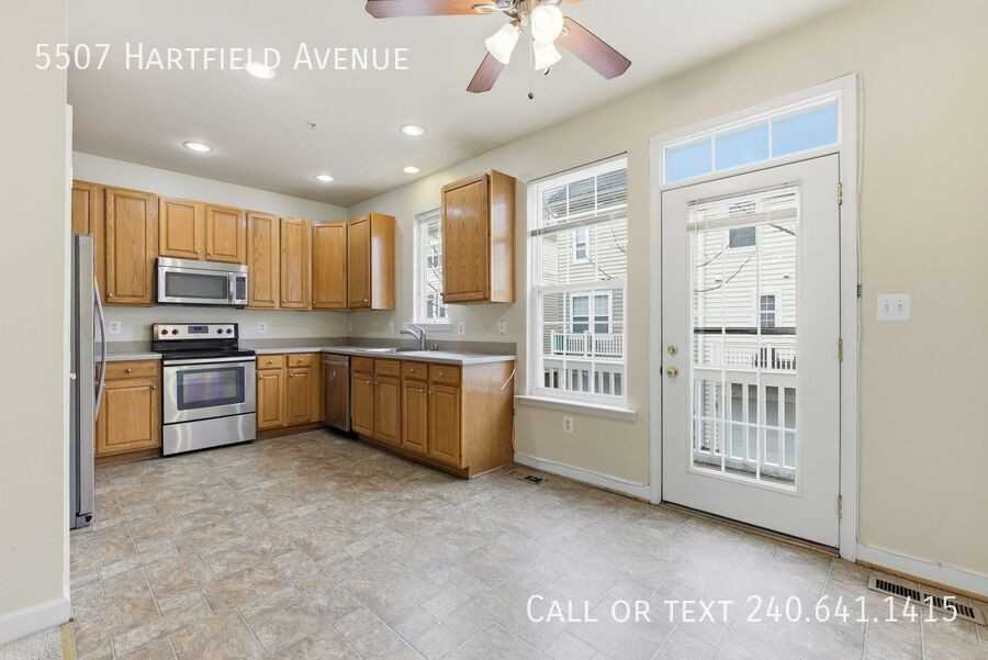 5507 Hartfield Ave - Photo 5 of 39