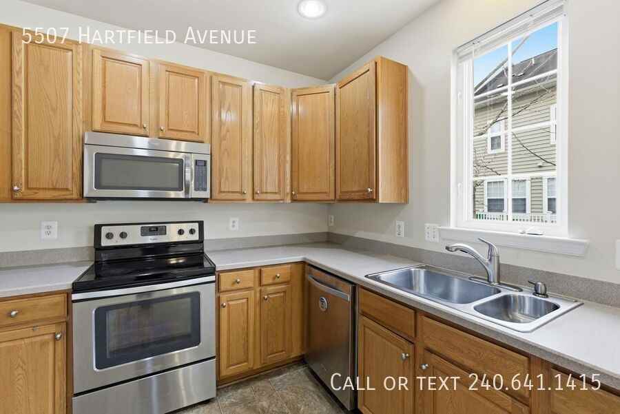 5507 Hartfield Ave - Photo 7 of 39