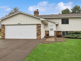 featured image of 2528 Birchview Lane