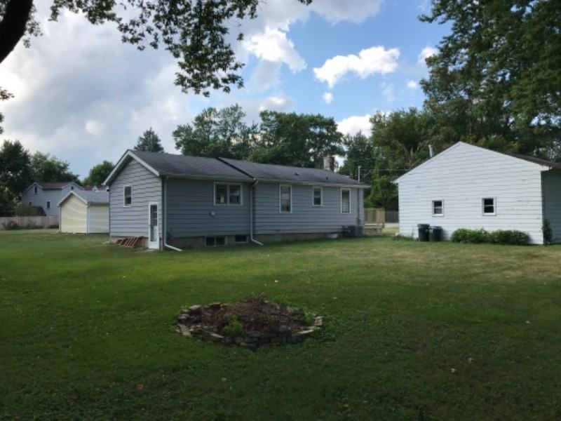 916 Burris Avenue - Photo 2 of 11