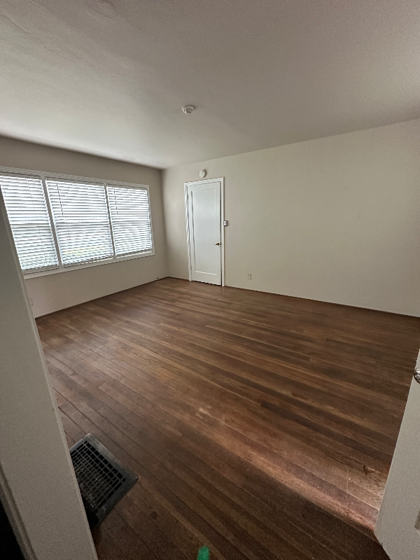 1129 14th Street - Photo 6 of 9