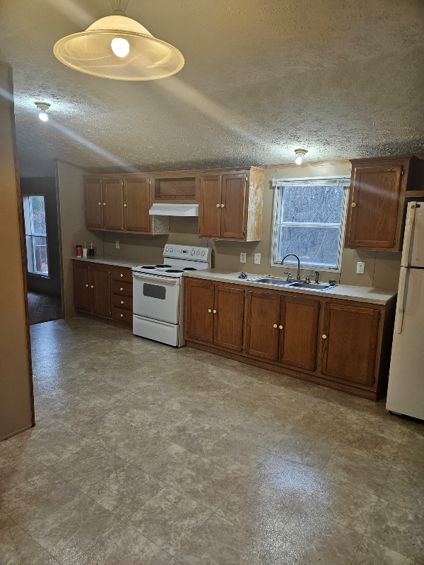 910 Roach Road - Photo 3 of 11