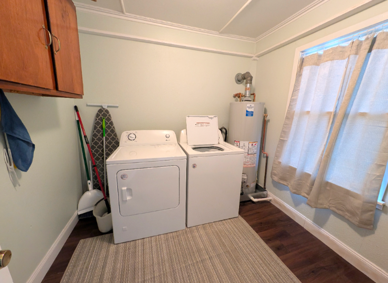 632 Avenue B - Photo 5 of 8