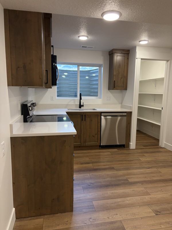 184 Rick Way #B - Photo 4 of 18