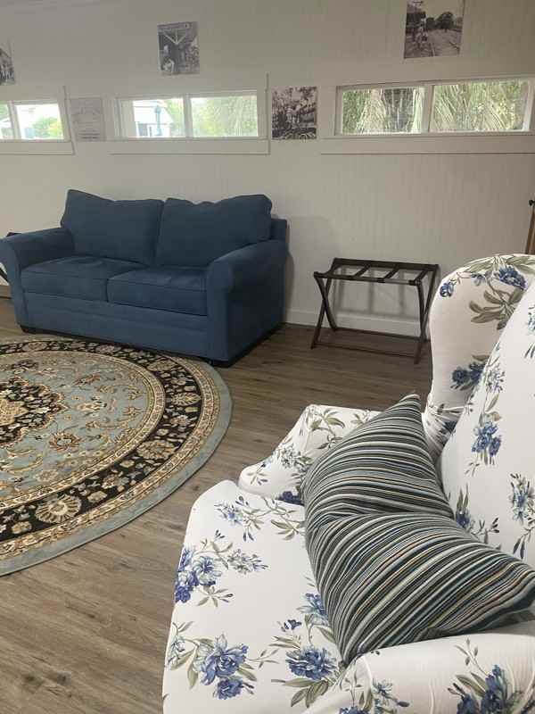 805 1st Street Northeast - Photo 4 of 13