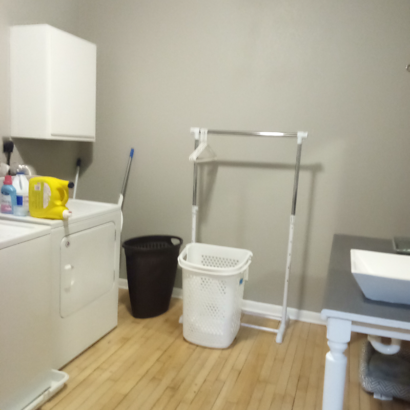 1031 College Street - Photo 5 of 8