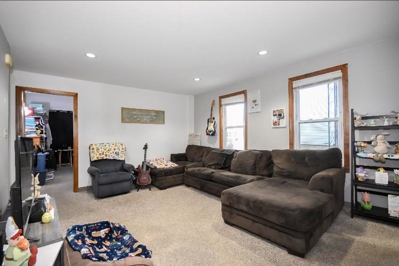 105 Chestnut St #1 - Photo 2 of 5