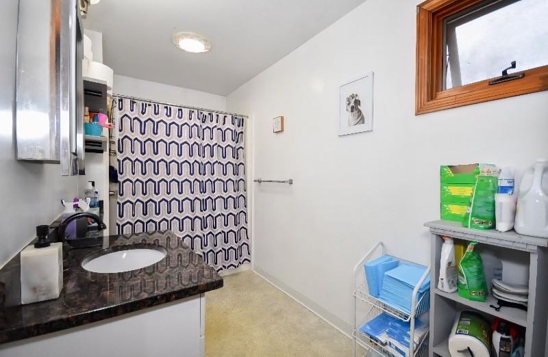 105 Chestnut St #1 - Photo 3 of 5