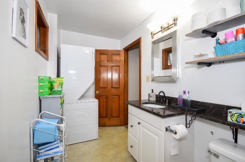 105 Chestnut St #1 - Photo 4 of 5