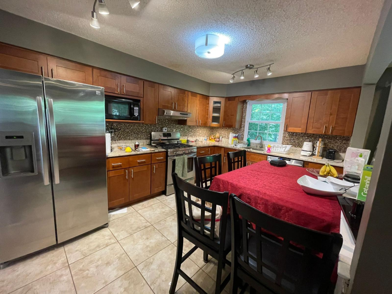 3906 Cricket Circle - Photo 5 of 9