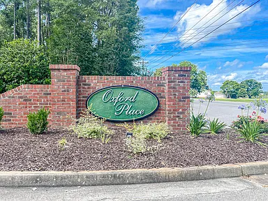 1473 Oxpens Rd - Photo 2 of 20