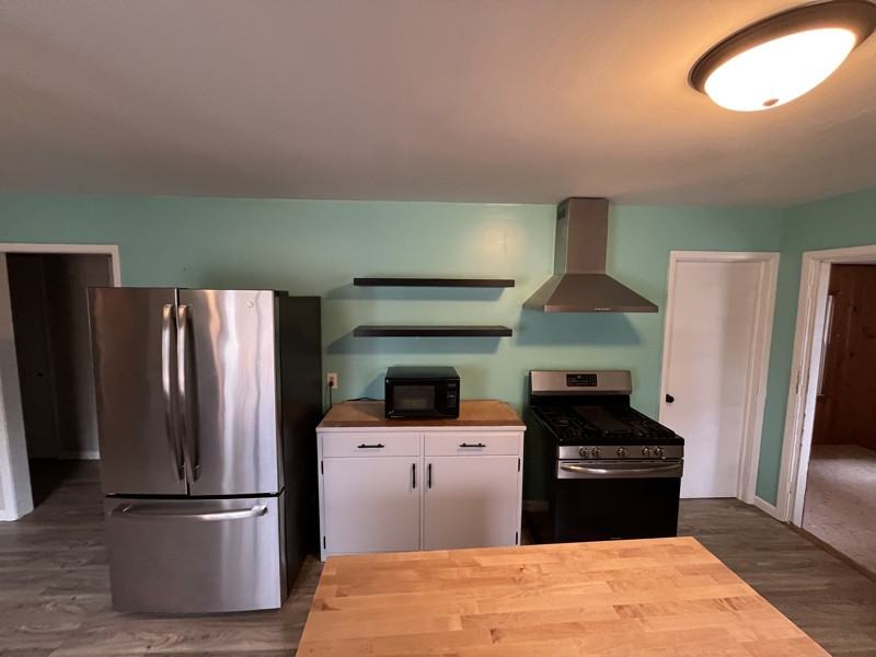 601 Levee Boulevard - Photo 3 of 24