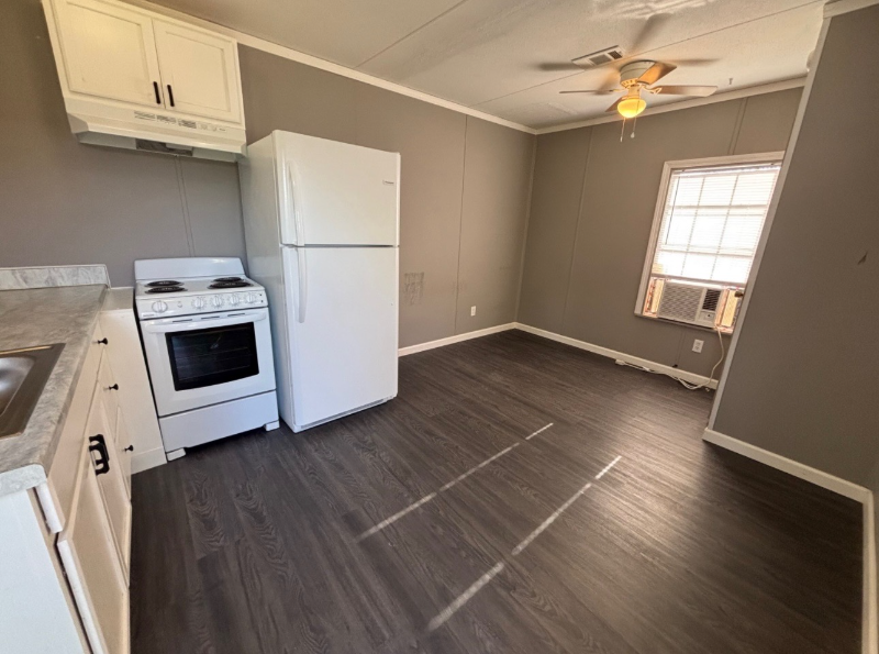 2830 Mark Circle - Photo 3 of 6