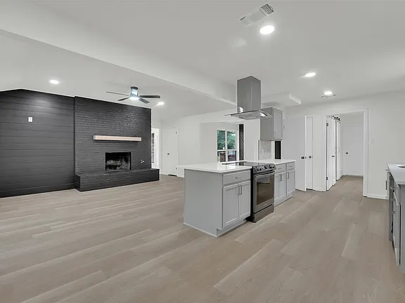 4032 Aragon Drive - Photo 5 of 20