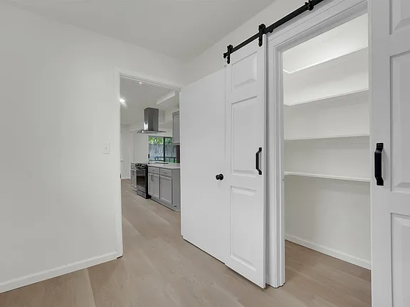 4032 Aragon Drive - Photo 7 of 20