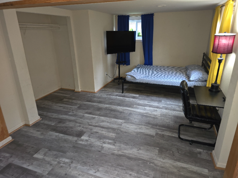 20729 1st Avenue South - Photo 2 of 8