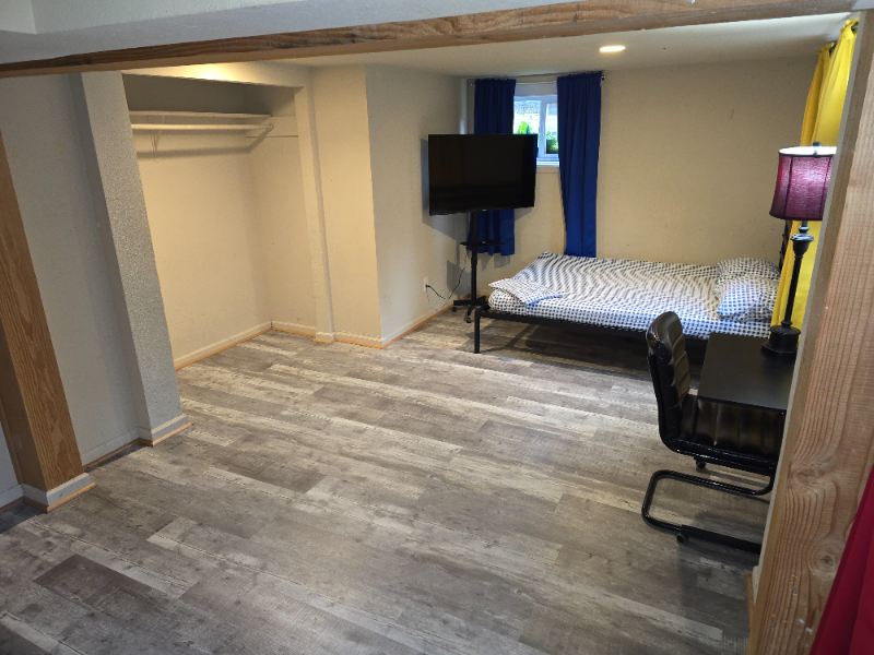 20729 1st Avenue South - Photo 3 of 8