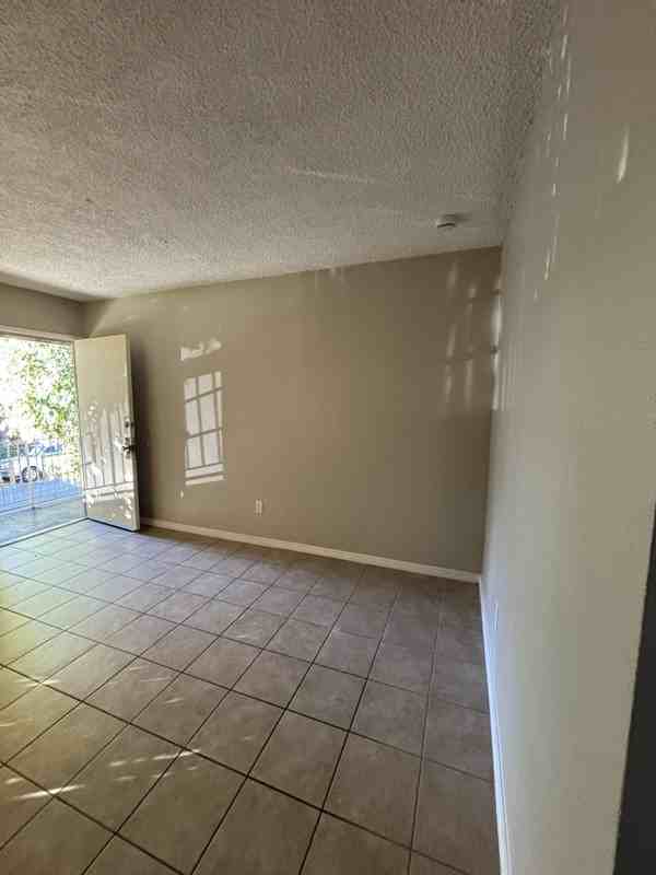 518 North Anna Drive #518K - Photo 4 of 8