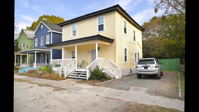 511 Blades Avenue - Photo 2 of 17