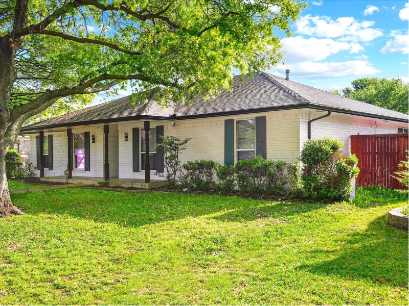 900 Westminster Drive - Photo 3 of 20