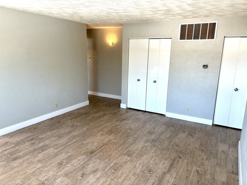 4026 N Illinois Ave #10 - Photo 6 of 16