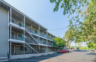 featured image of 1425 Magnolia Avenue