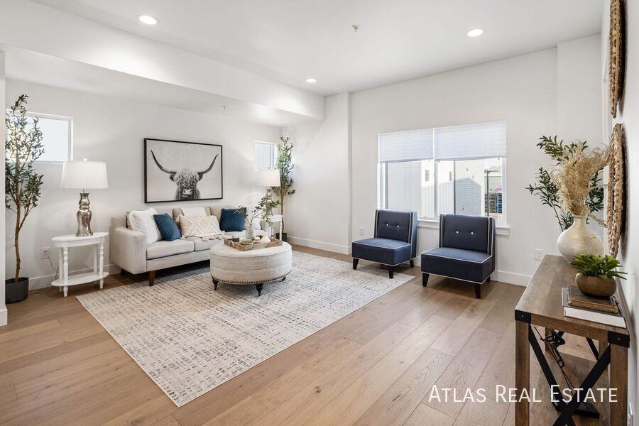 Farmhouse @ 5280 - Photo 5 of 31