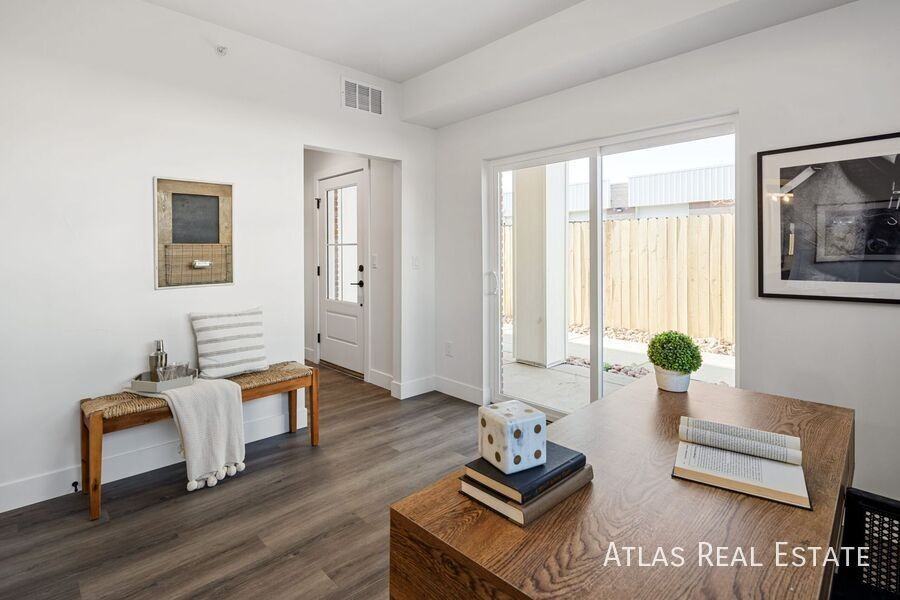 Farmhouse @ 5280 - Photo 7 of 30