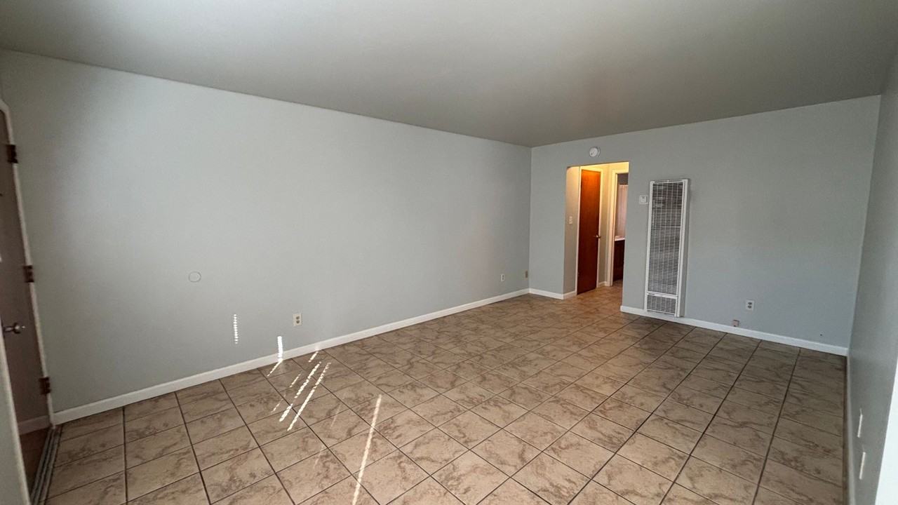 1614 102nd Avenue - Photo 6 of 18