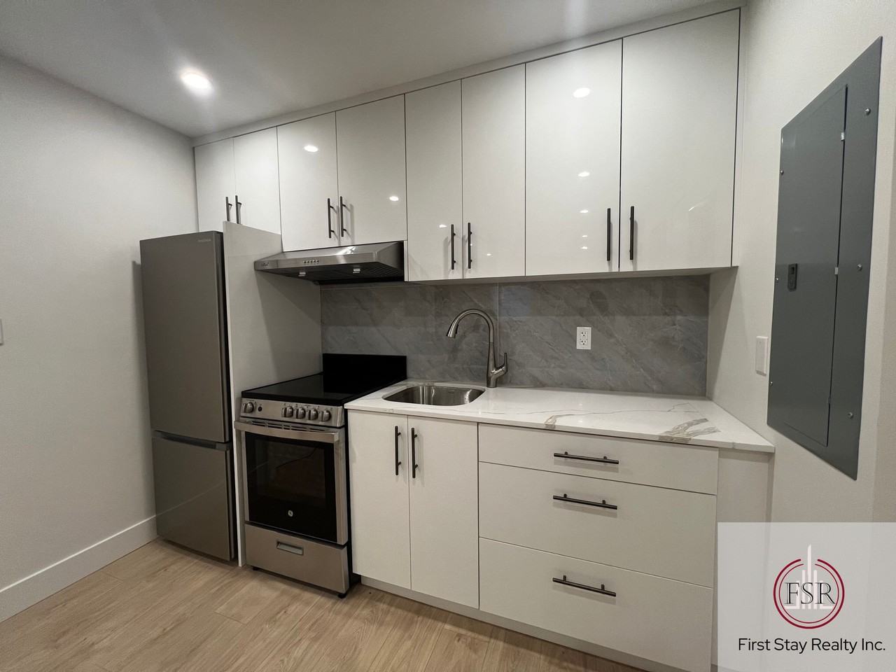 927 Chestnut Street - Photo 5 of 8