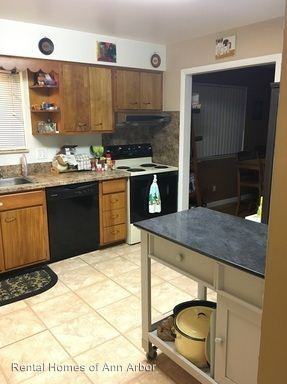 1619 Dicken Dr - Photo 2 of 9