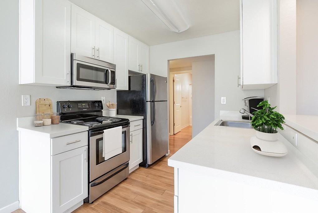 The Rexford - Photo 5 of 50